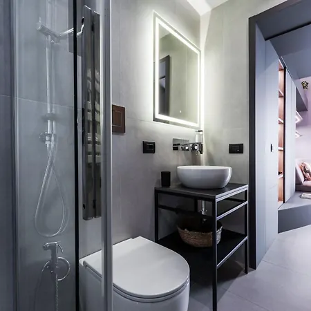 Bedda, Tiny Nyaraló *