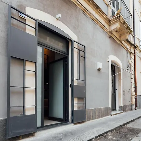 Bedda, Tiny * Catania